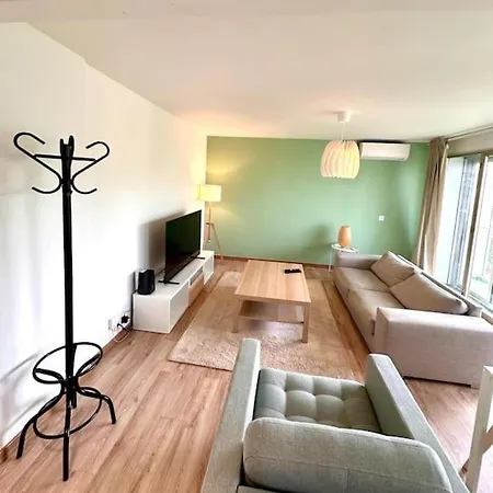 108 - Joli T2 Avec Balcon Proche Apartment *